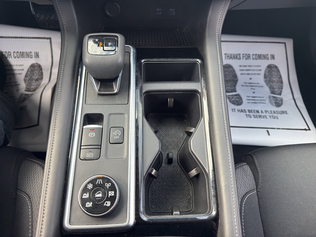 2025 Nissan Pathfinder SV