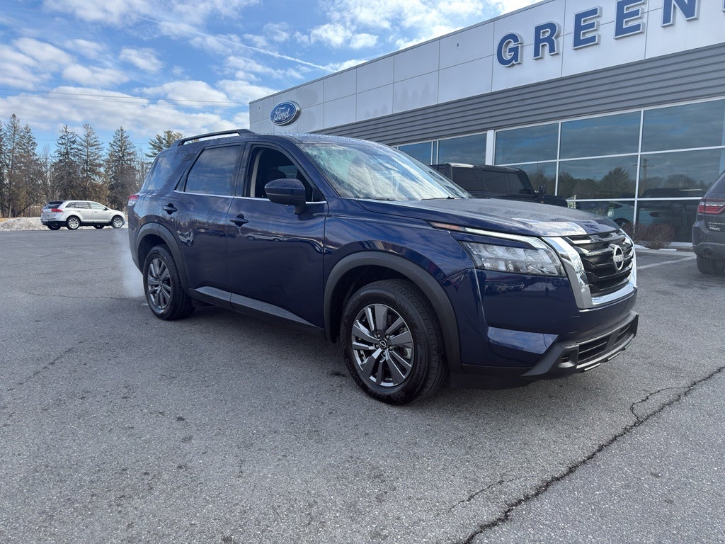 2025 Nissan Pathfinder SV