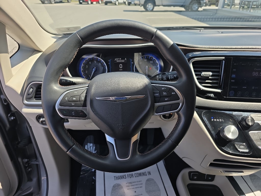2017 Chrysler Pacifica Touring-L