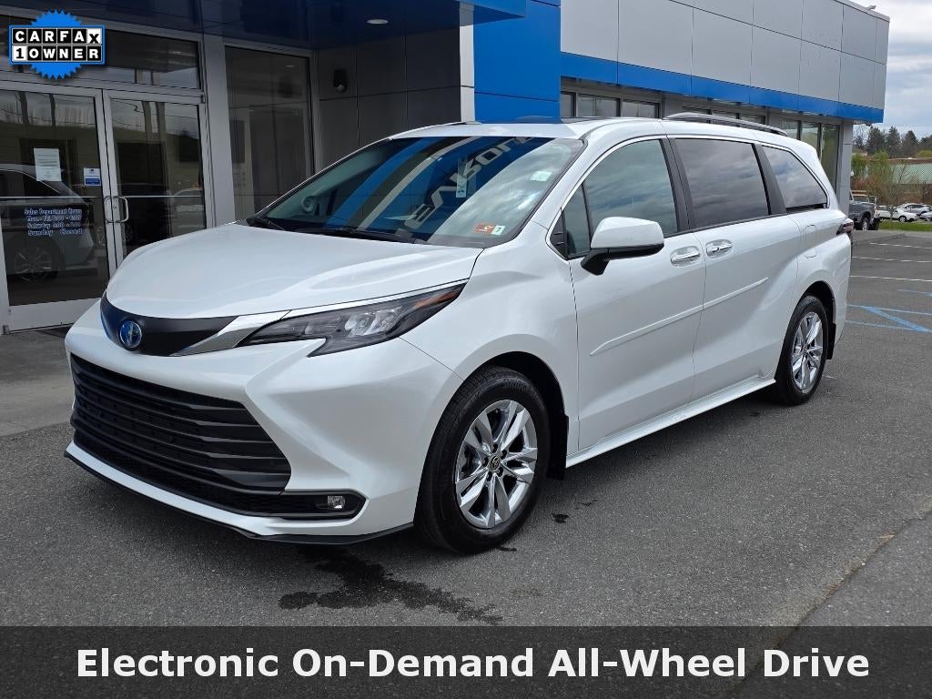 2025 Toyota Sienna XLE