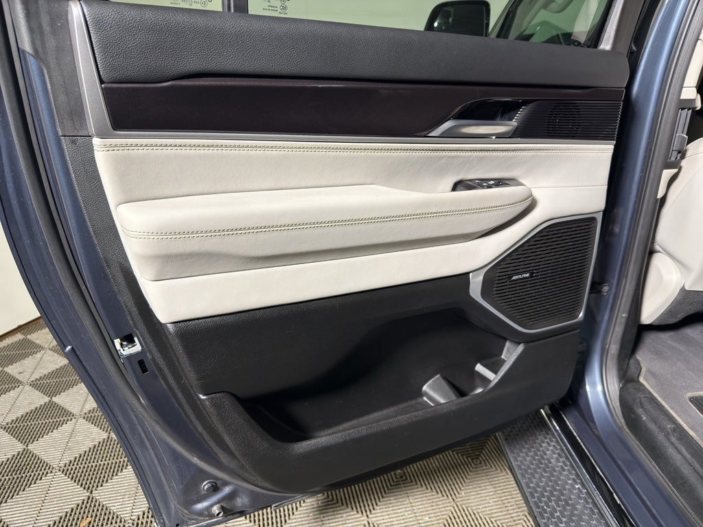 2023 Jeep Wagoneer L Base