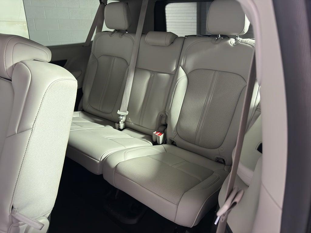 2023 Jeep Wagoneer L Base