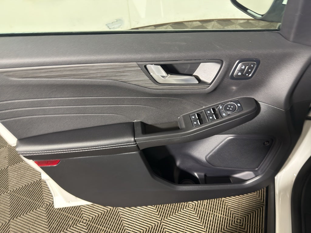 2026 Ford Escape Platinum