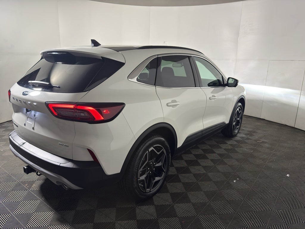 2026 Ford Escape Platinum