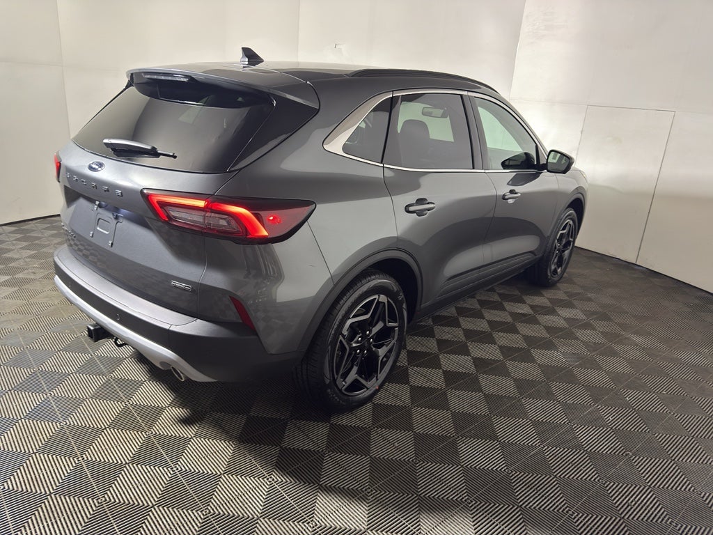 2026 Ford Escape Platinum