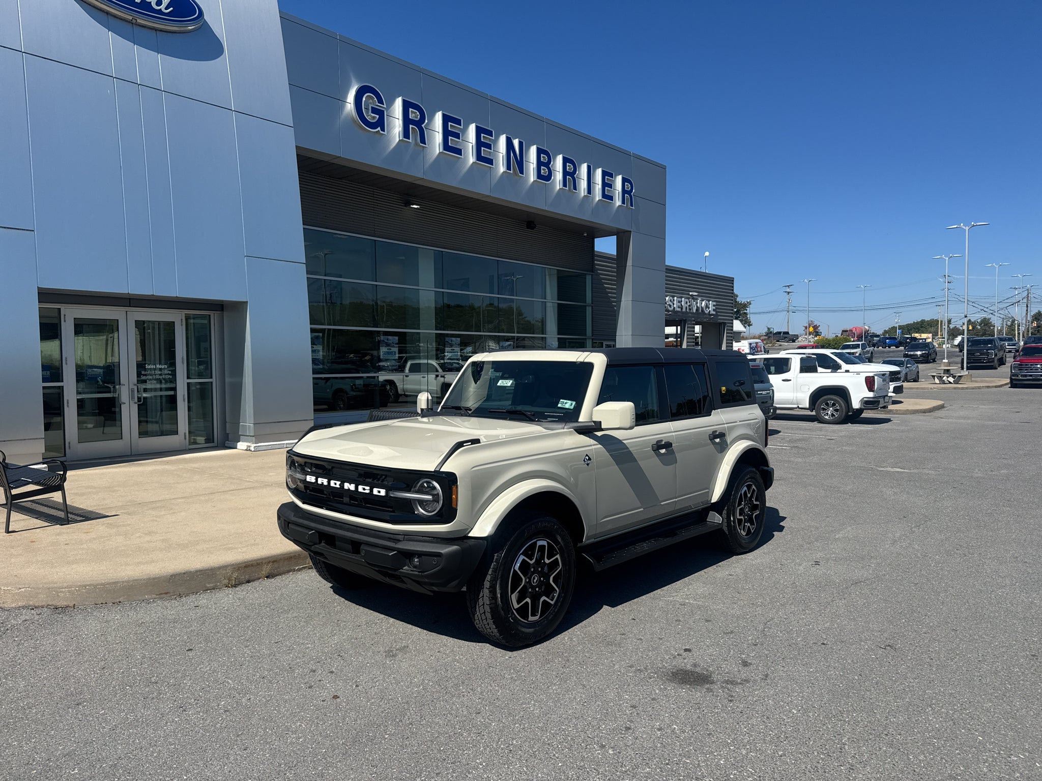2026 Ford Bronco Outer Banks