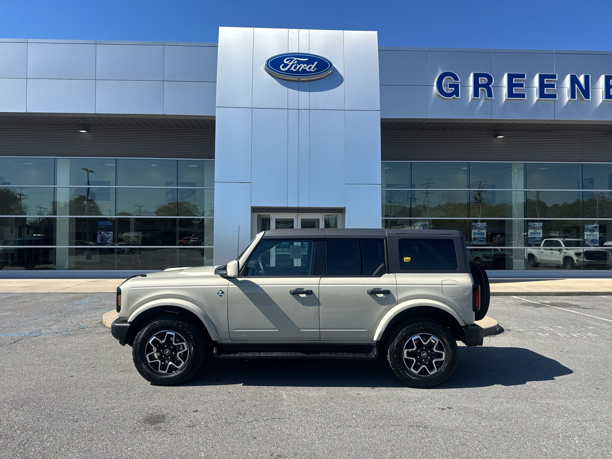 2026 Ford Bronco Outer Banks