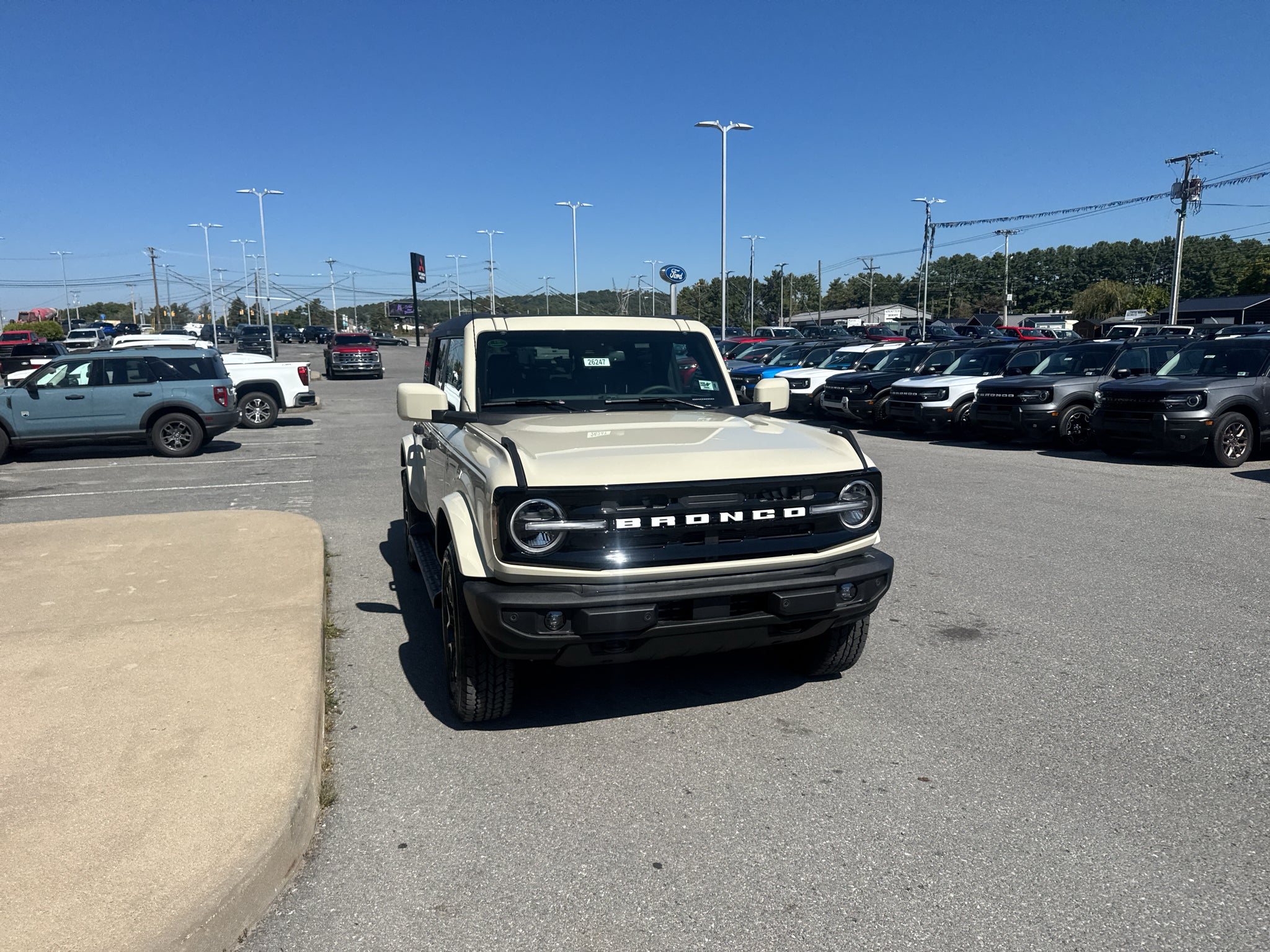 2026 Ford Bronco Outer Banks