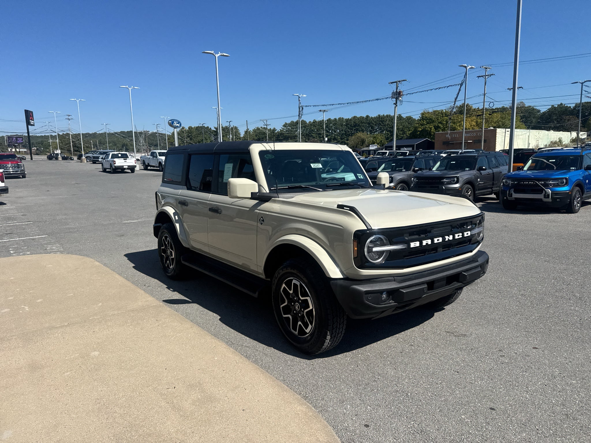 2026 Ford Bronco Outer Banks