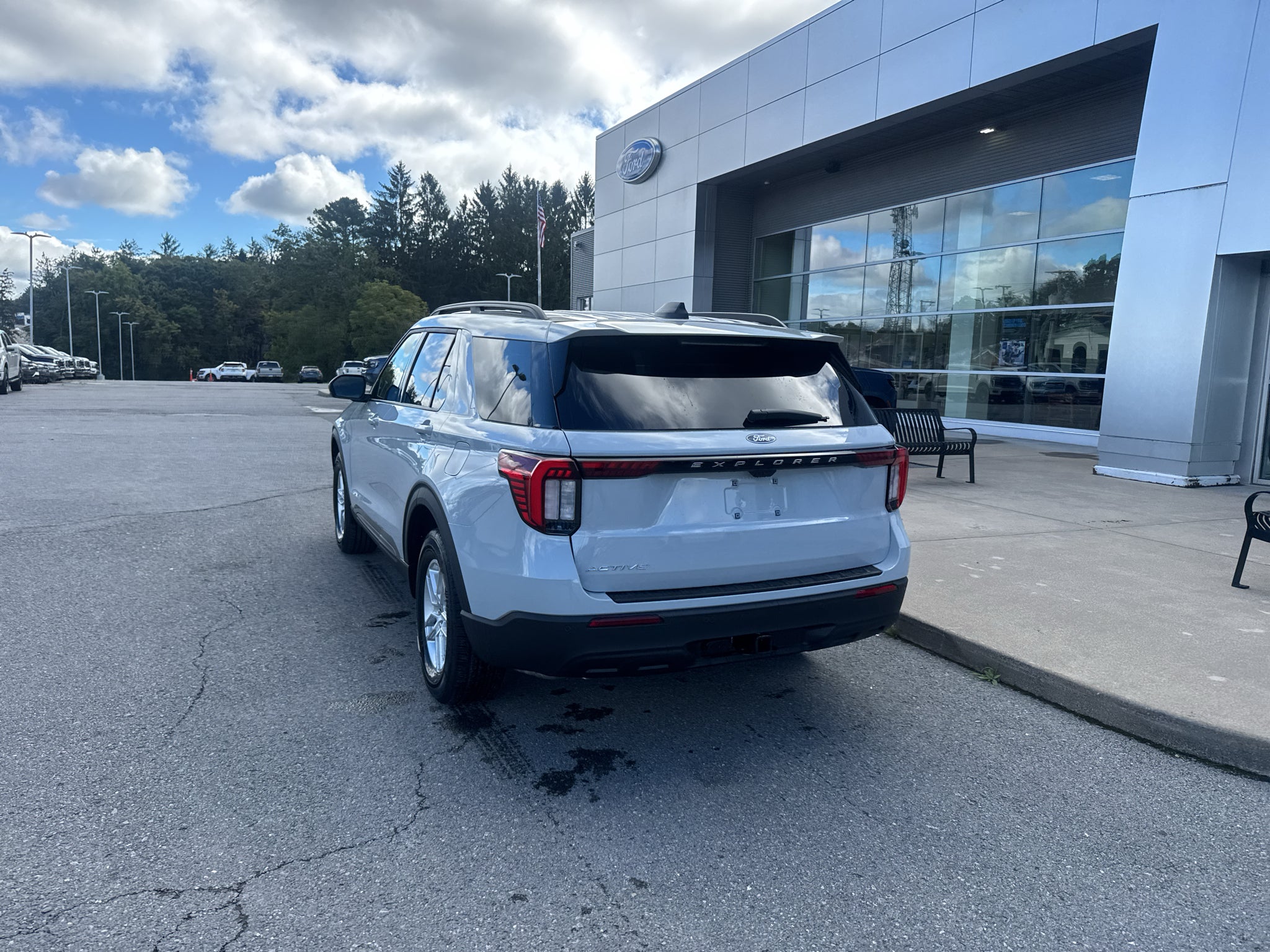 2027 Ford Explorer Active w/200A Pkg