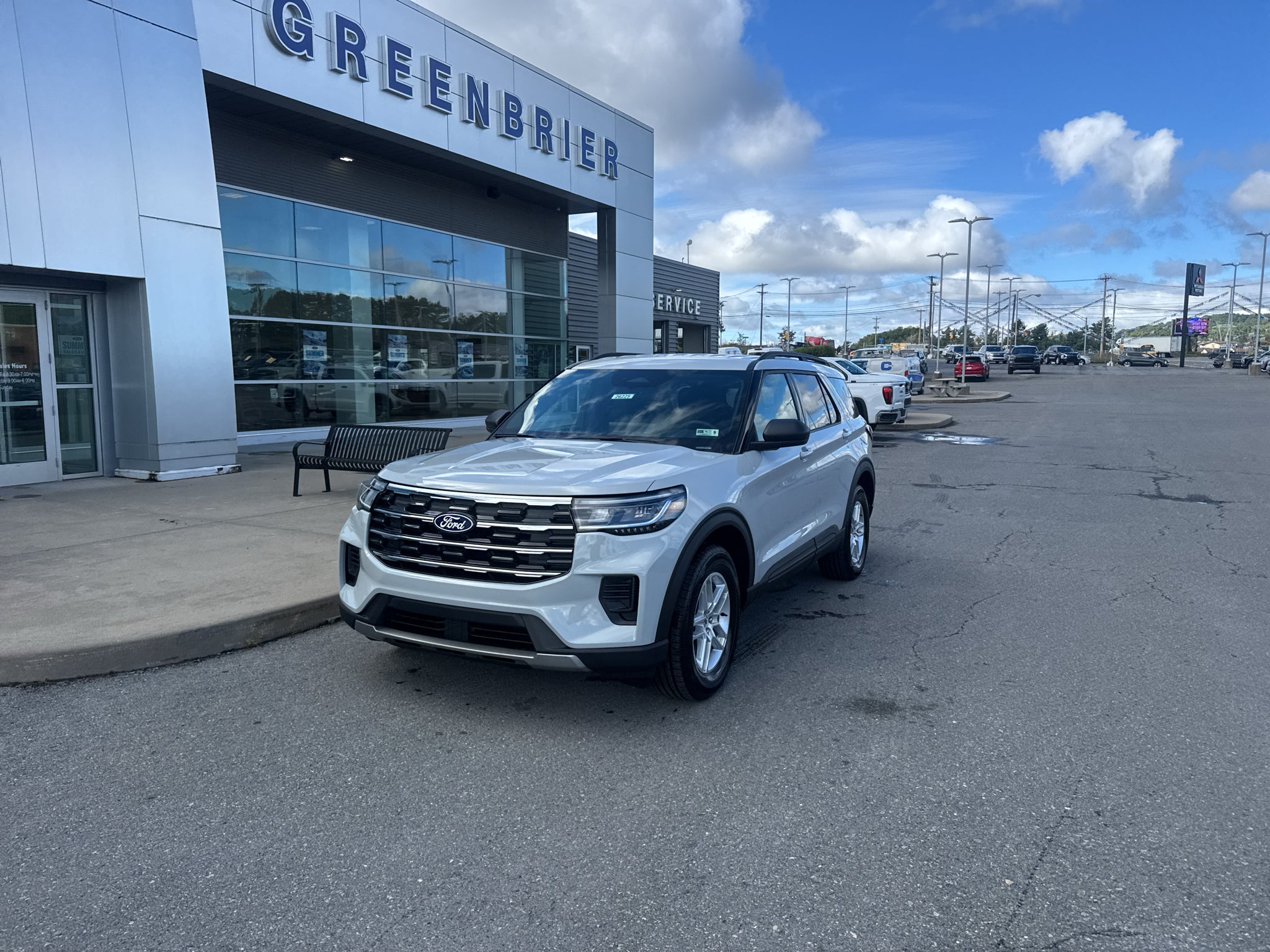 2027 Ford Explorer Active w/200A Pkg