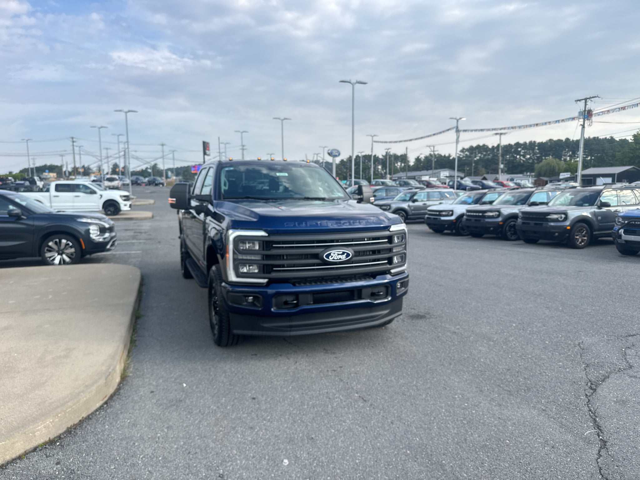 2027 Ford F-350 XLT