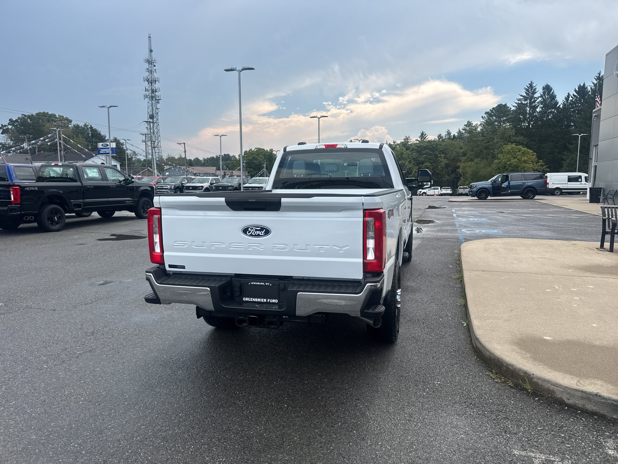 2027 Ford F-350 XL