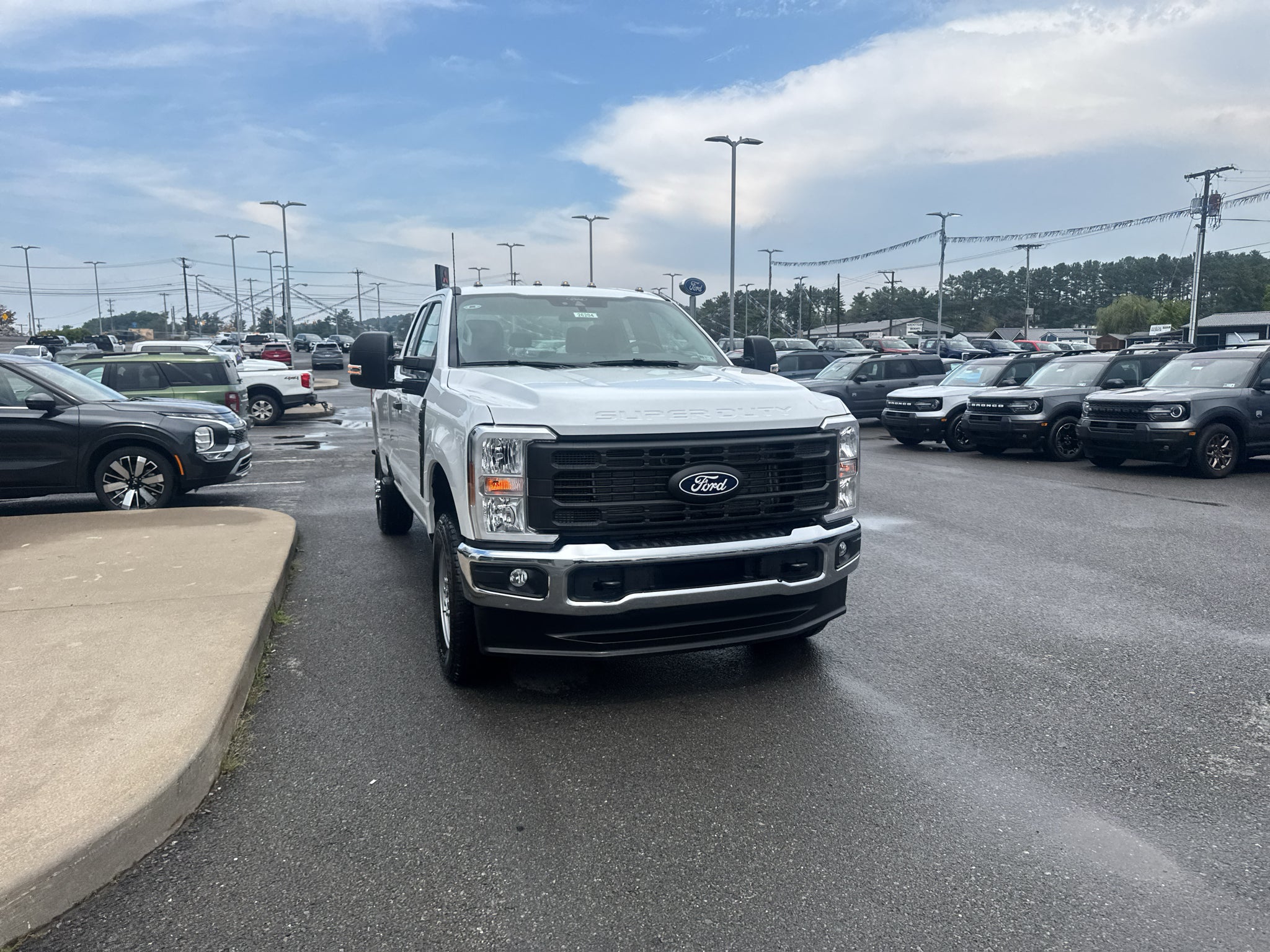 2027 Ford F-350 XL