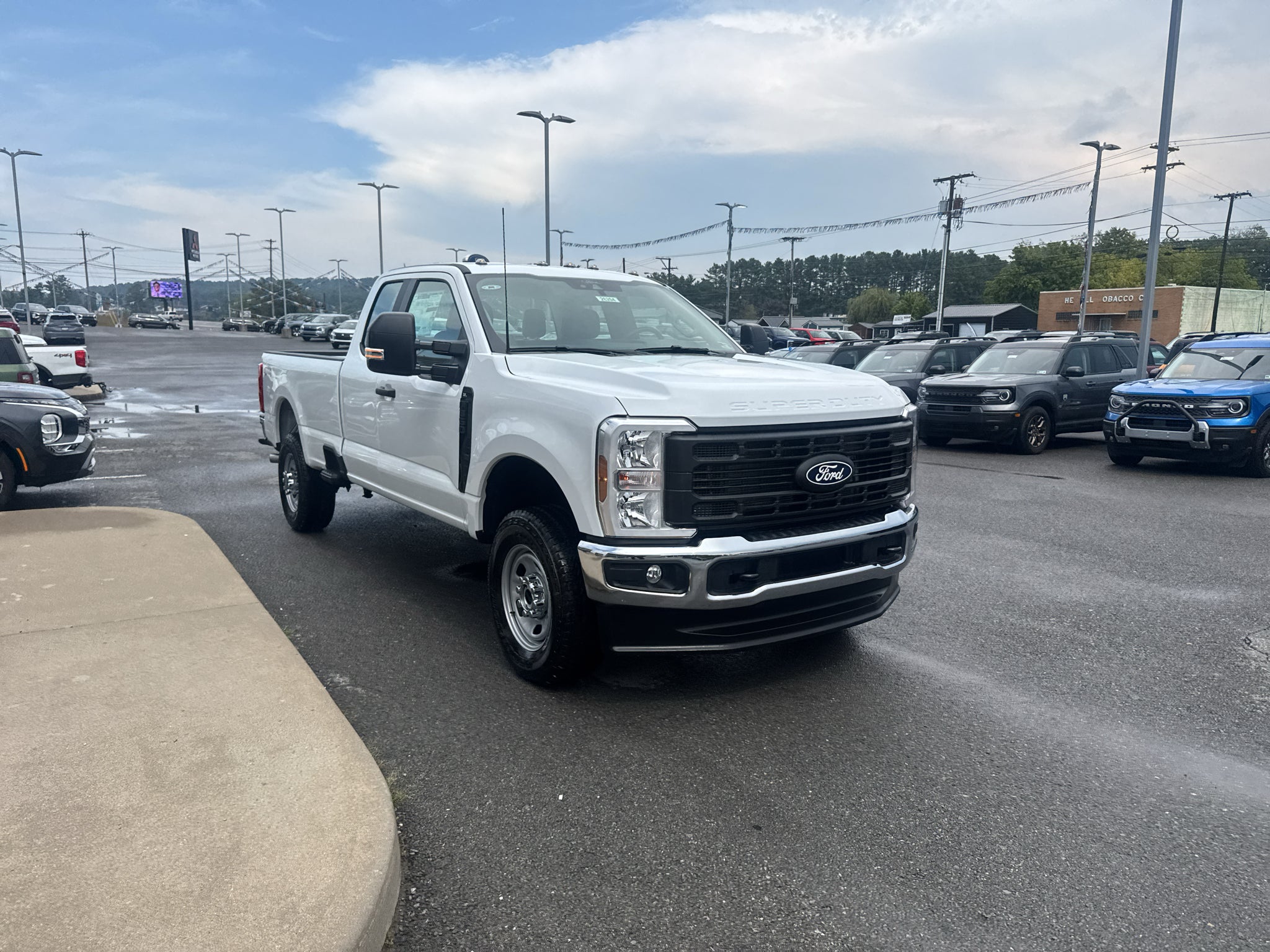 2027 Ford F-350 XL