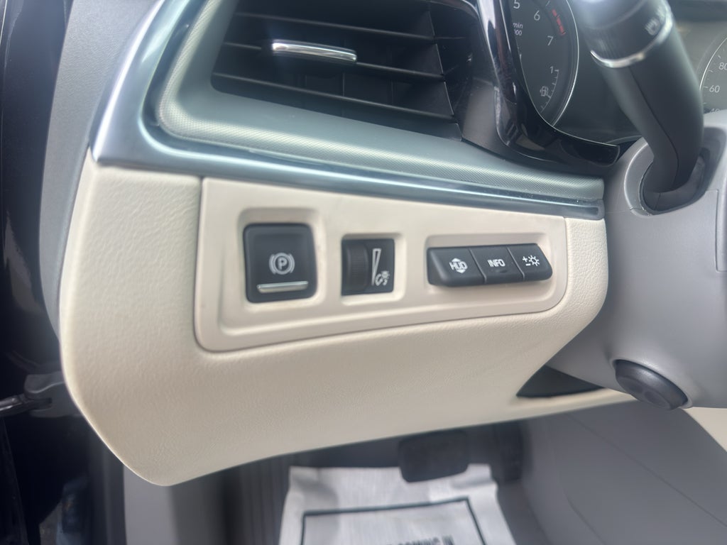 2022 Cadillac XT5 FWD Premium Luxury