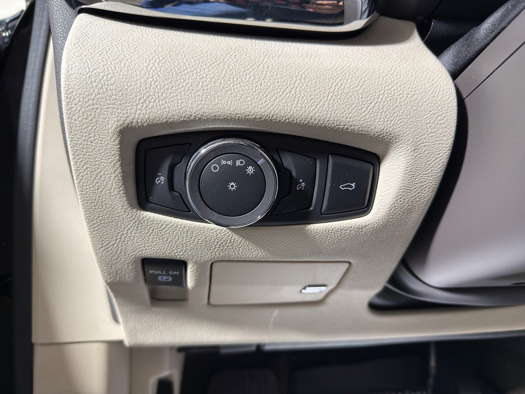 2018 Lincoln Continental Select