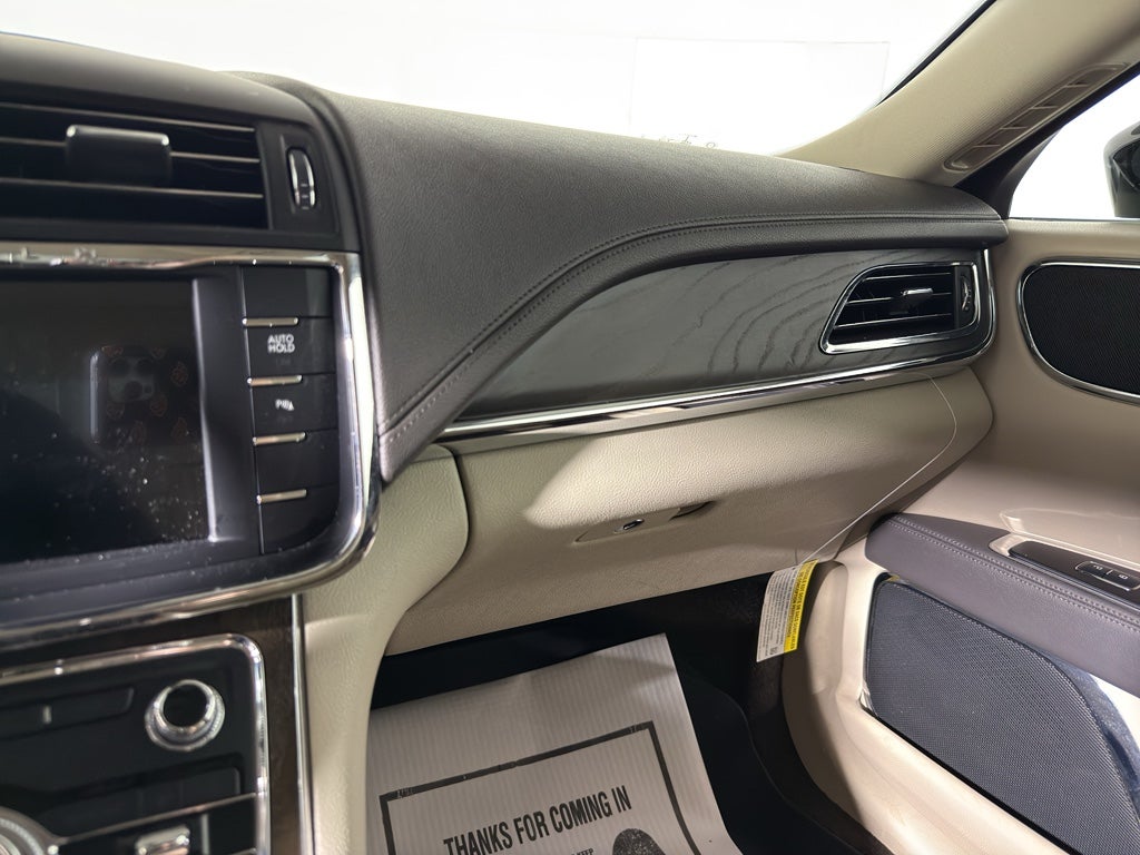 2018 Lincoln Continental Select