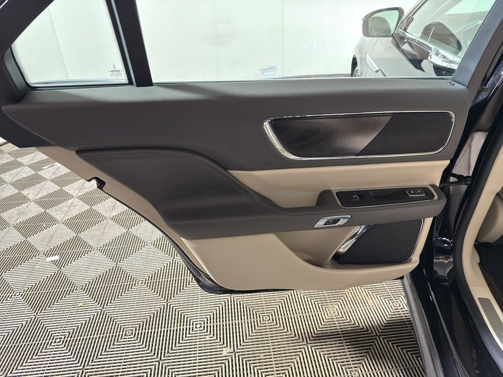 2018 Lincoln Continental Select