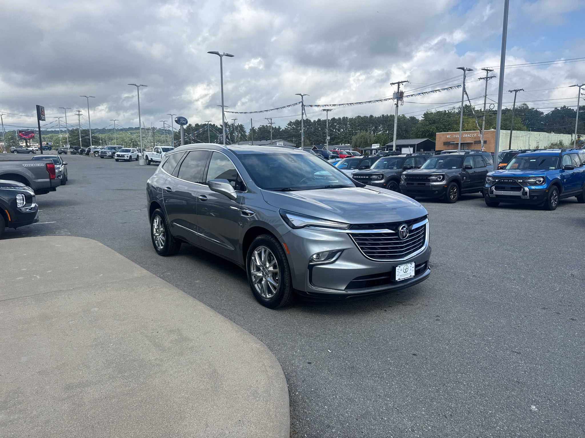 2023 Buick Enclave Premium