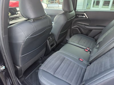 2023 Mitsubishi Outlander SE