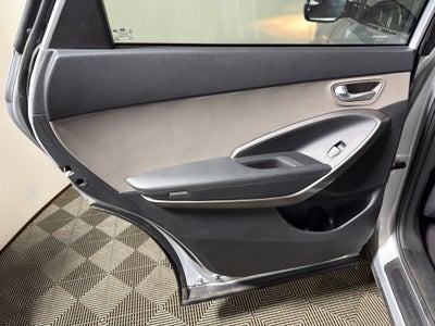 2017 Hyundai Santa Fe XL SE