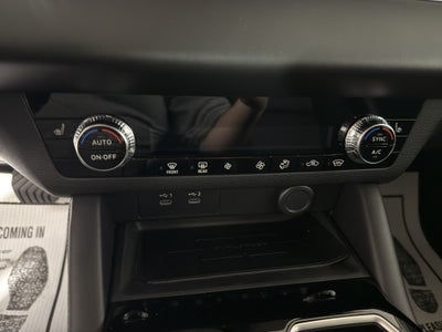 2025 Mitsubishi Outlander ES