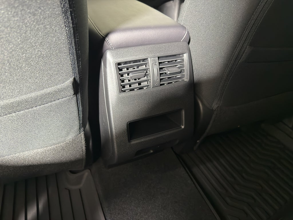 2025 Mitsubishi Outlander ES