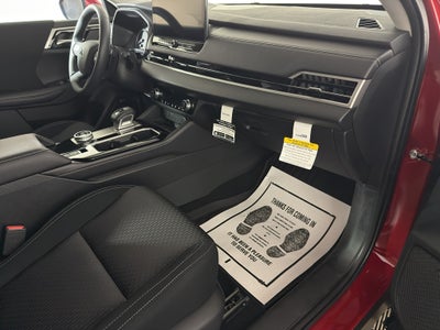 2025 Mitsubishi Outlander ES