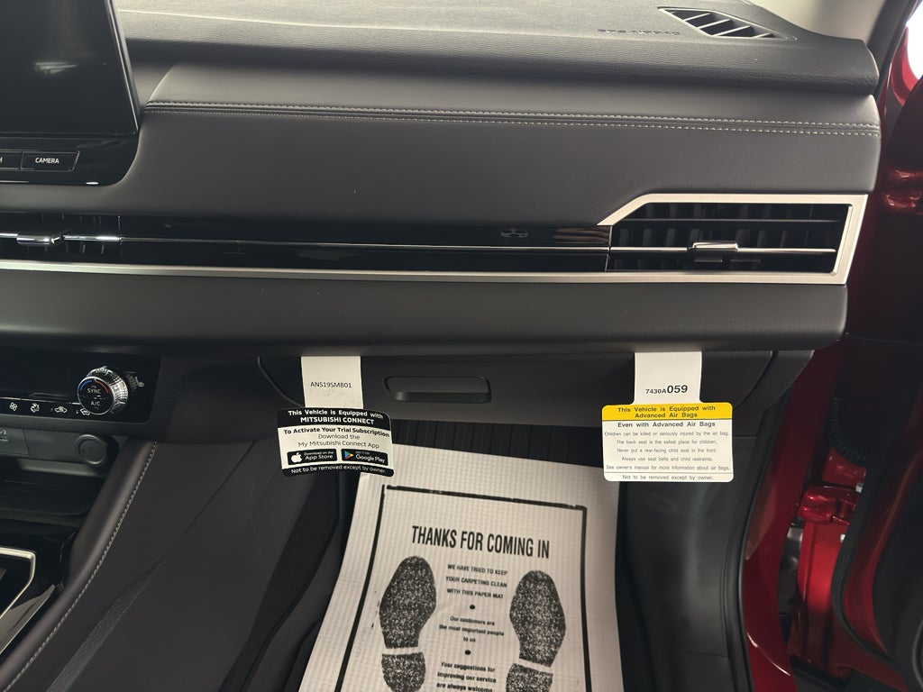 2025 Mitsubishi Outlander ES