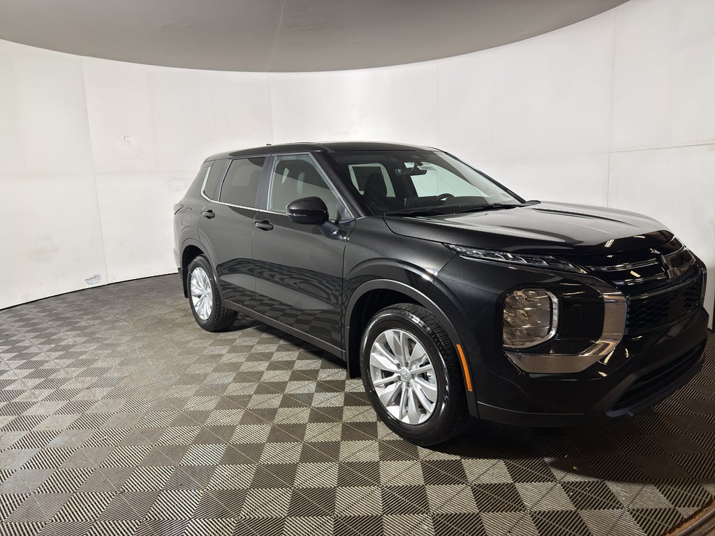 2025 Mitsubishi Outlander ES