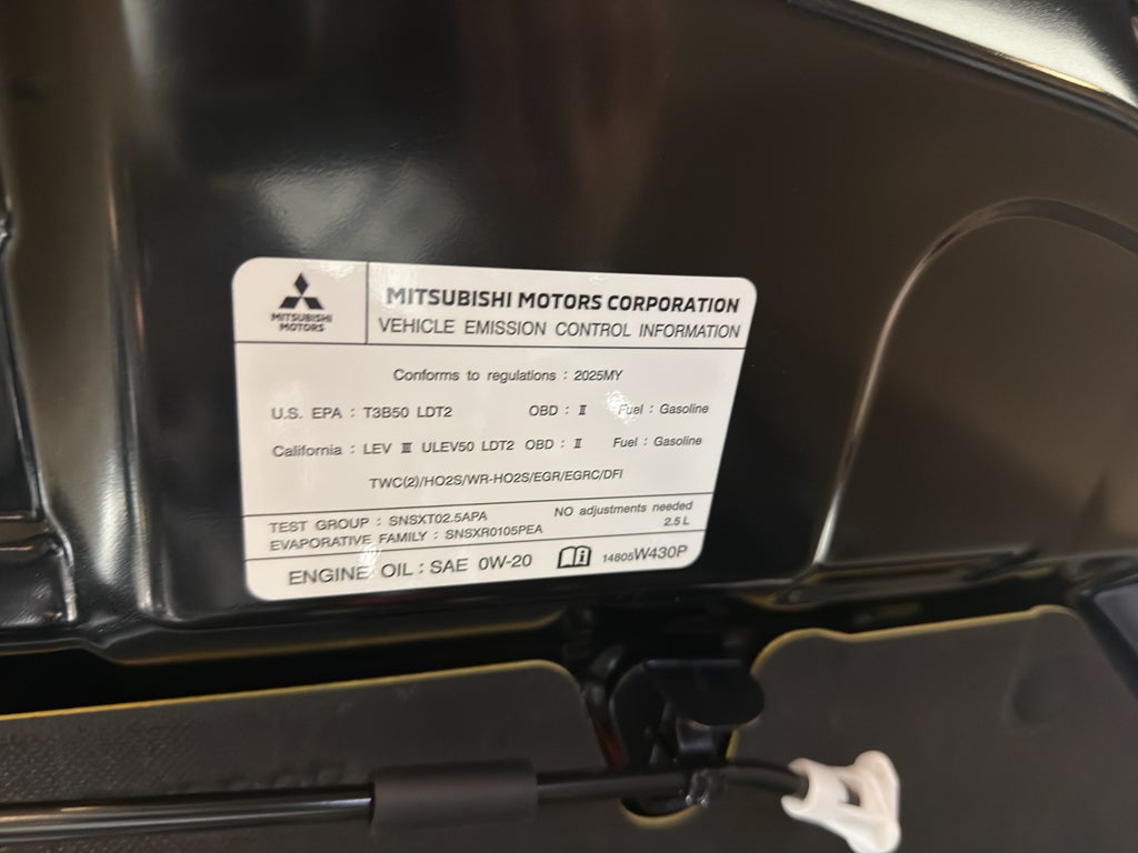 2025 Mitsubishi Outlander ES