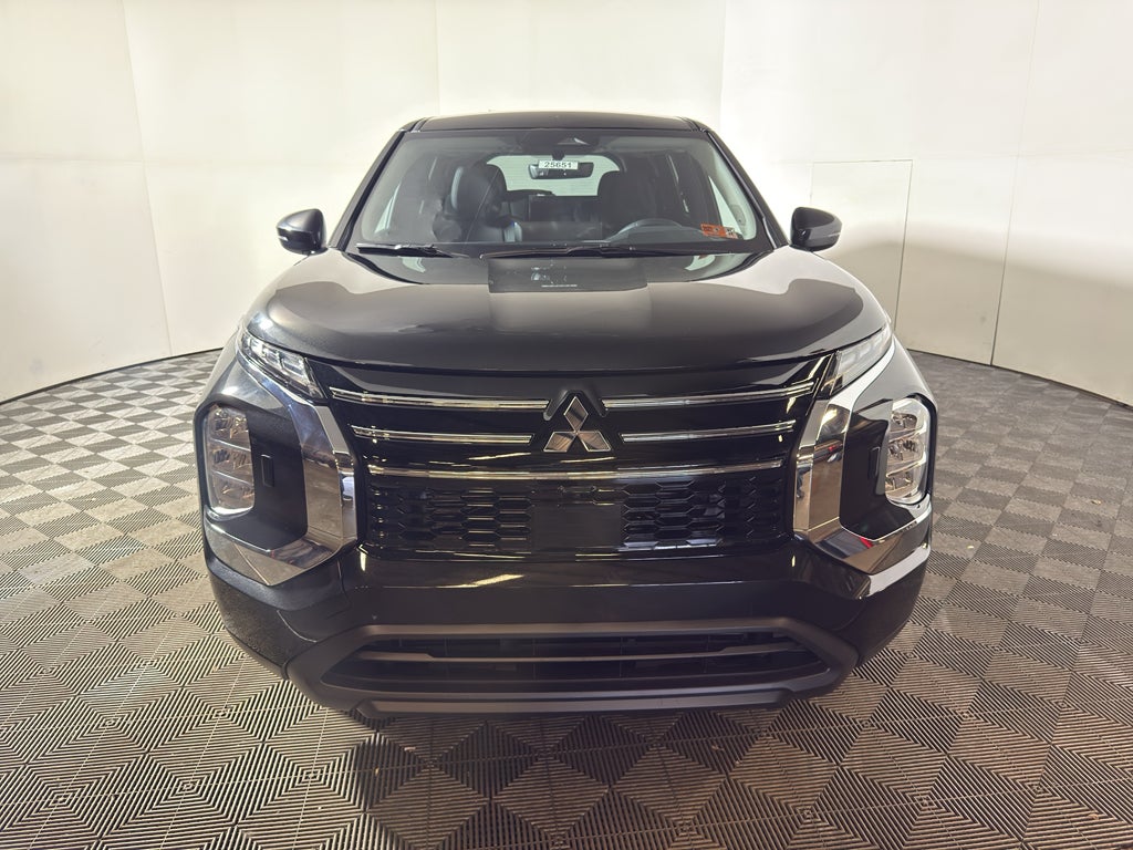 2025 Mitsubishi Outlander ES