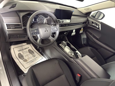 2026 Mitsubishi Outlander ES