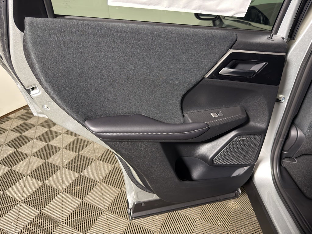 2026 Mitsubishi Outlander ES