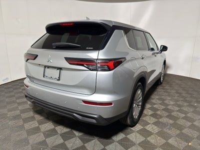 2026 Mitsubishi Outlander ES