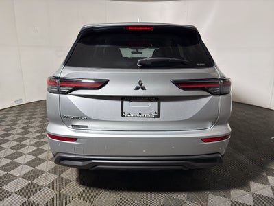 2026 Mitsubishi Outlander ES