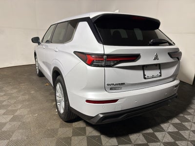 2026 Mitsubishi Outlander ES