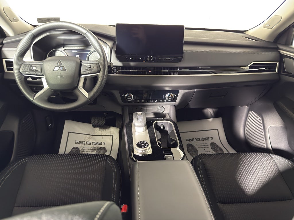 2026 Mitsubishi Outlander ES