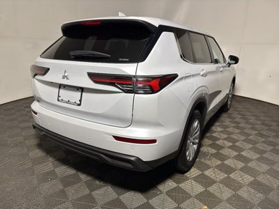 2026 Mitsubishi Outlander ES