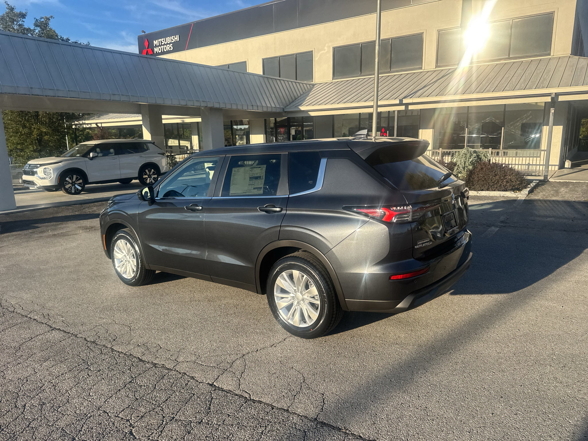2026 Mitsubishi Outlander ES
