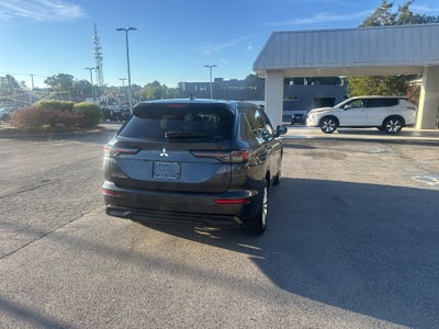 2026 Mitsubishi Outlander ES