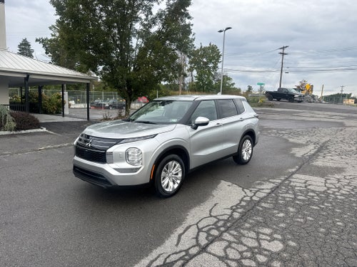 2026 Mitsubishi Outlander ES