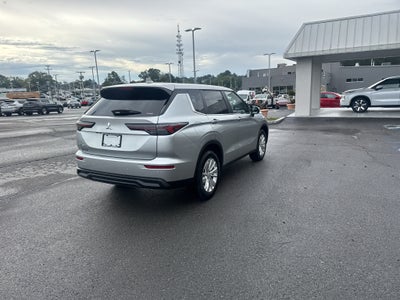 2026 Mitsubishi Outlander ES