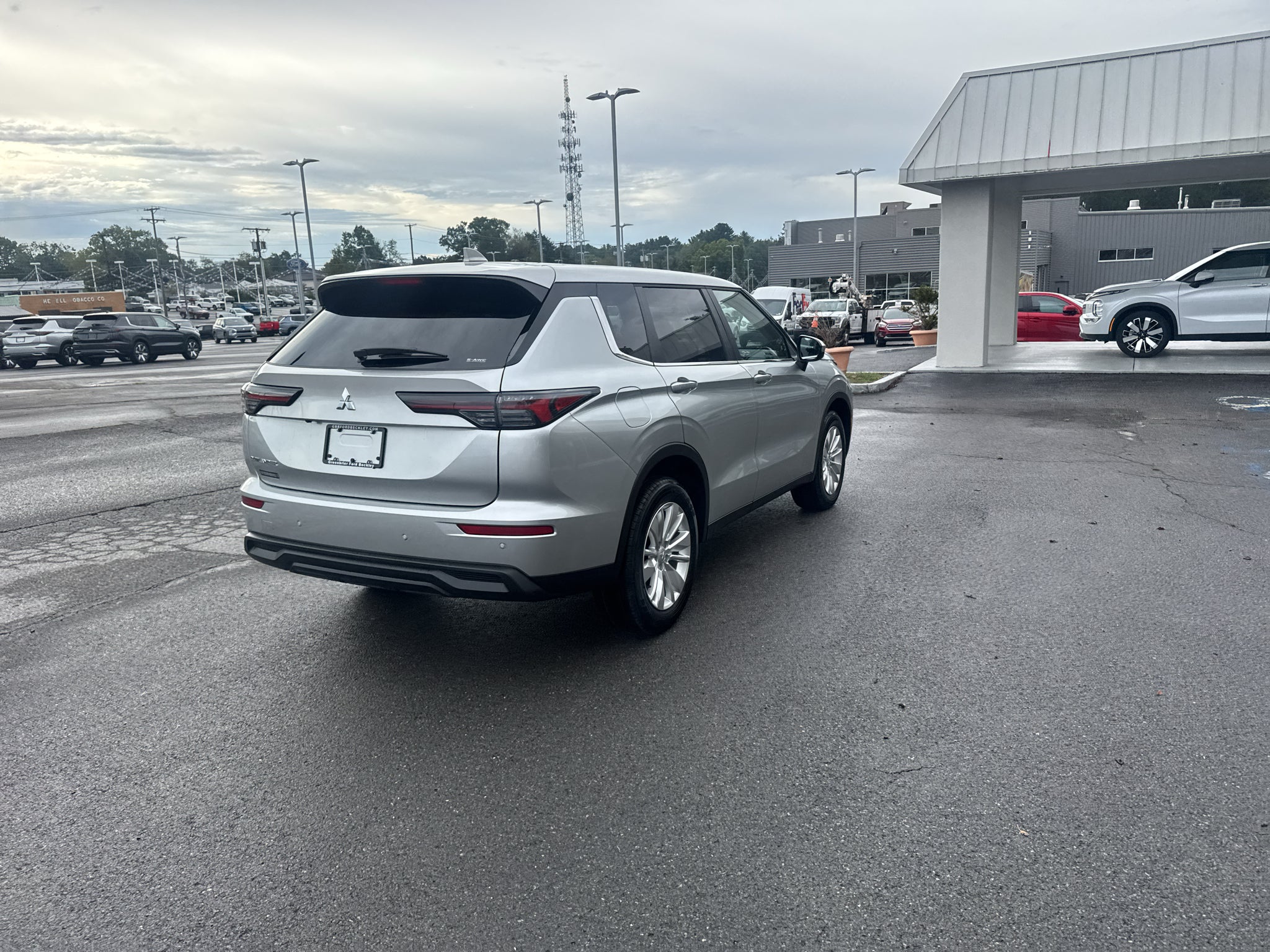 2026 Mitsubishi Outlander ES