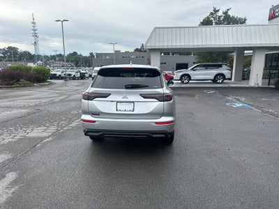 2026 Mitsubishi Outlander ES