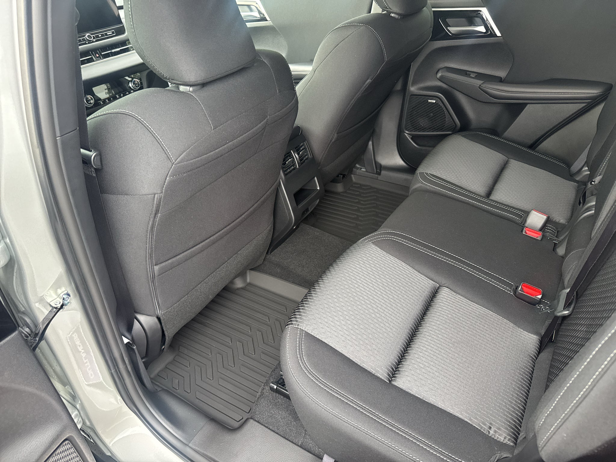 2026 Mitsubishi Outlander ES