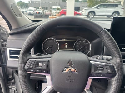 2026 Mitsubishi Outlander ES