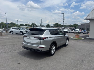 2026 Mitsubishi Outlander ES