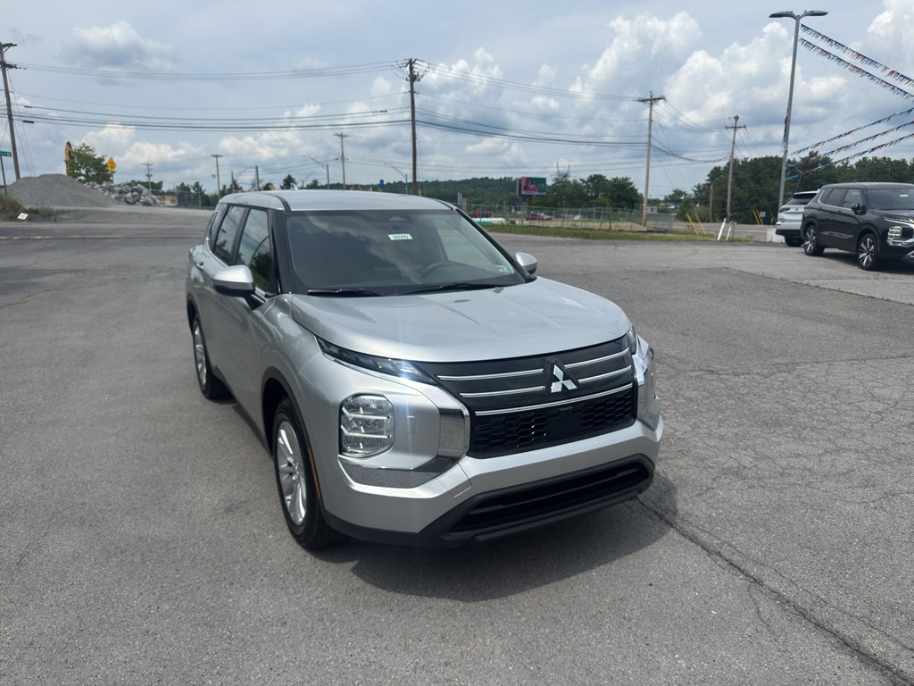 2026 Mitsubishi Outlander ES